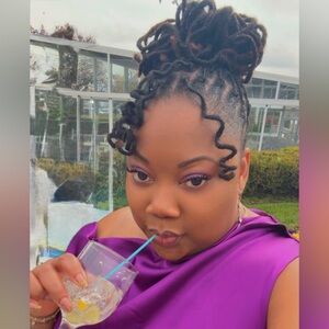 Meet your Posher, Abbigail